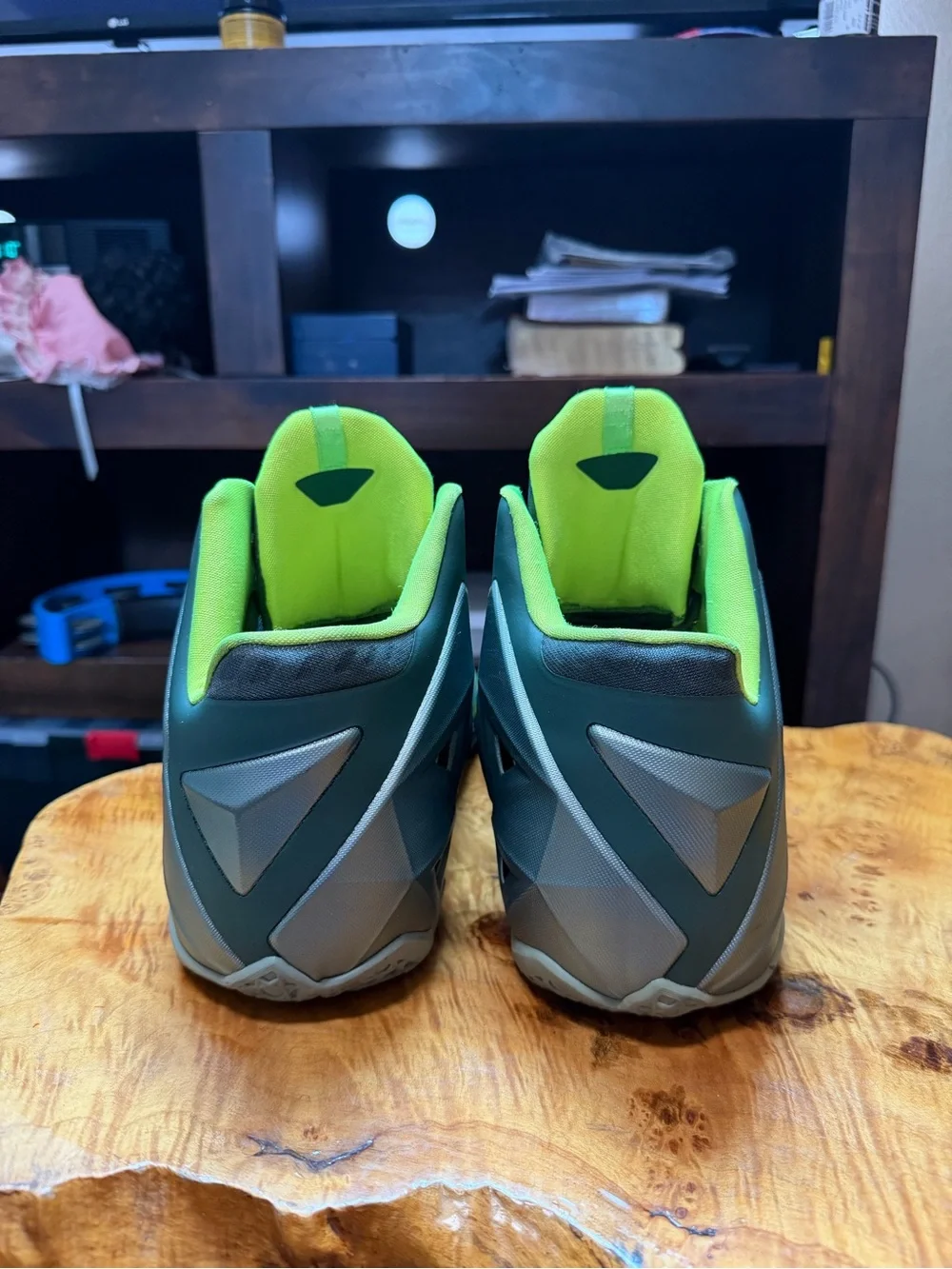 Nike LeBron 11 Dunkman Men 13 Women 14.5 Mica Green Volt 616175-300